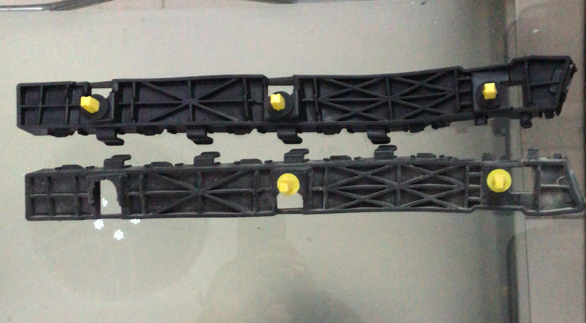 Kia Sportage (15-18) Arka Tampon Sağ ve Sol Braketi